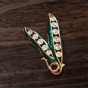 Vtg.Rare Monet Unique Green Enamel color Pea Pod Sparkling Rhinestones Brooch.